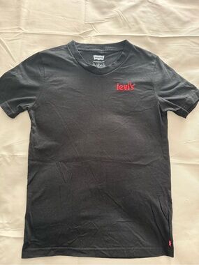 BNWOT Black Levi’s Kids Size M 10-12 T-shirt